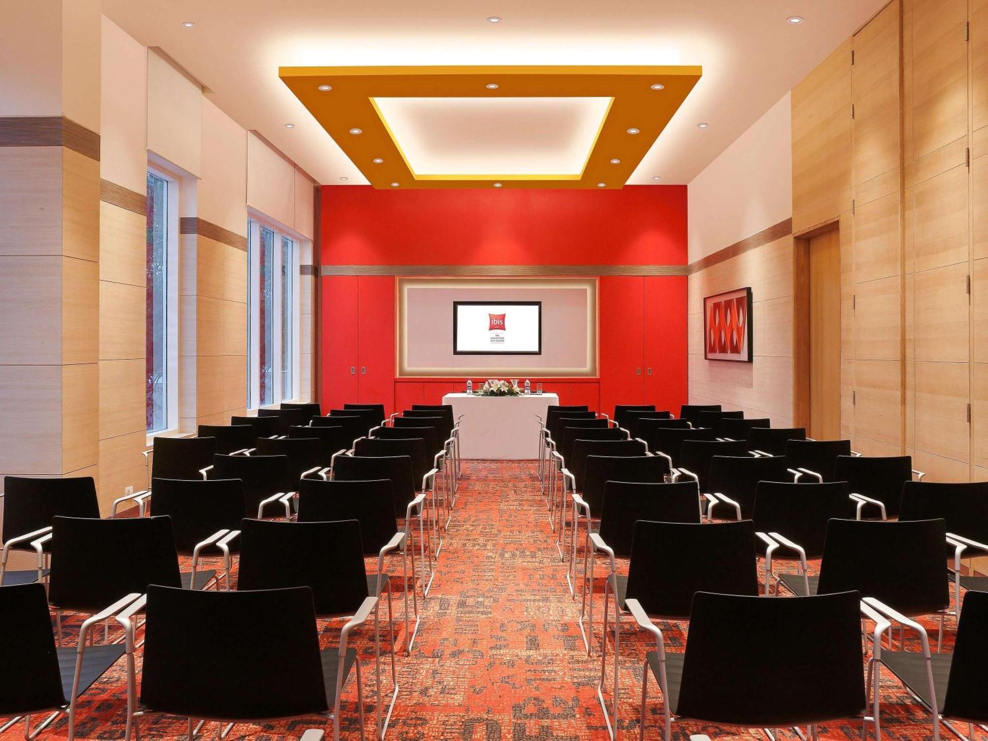 Ibis Coimbatore City Centre - An Accor Brand Екстериор снимка
